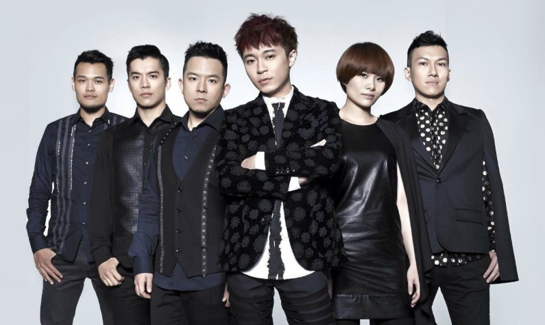 “快乐有时候竟然辣得像一记耳光”是什么歌啊