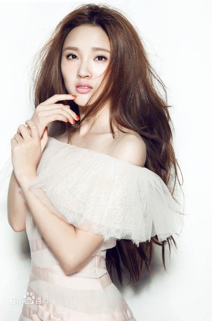 隋唐演义中盈盈是谁演的