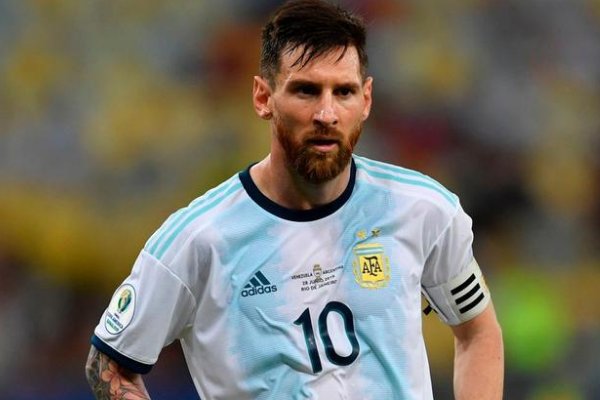 新梗不断，梅西为什么喊“谢亚龙下课”？