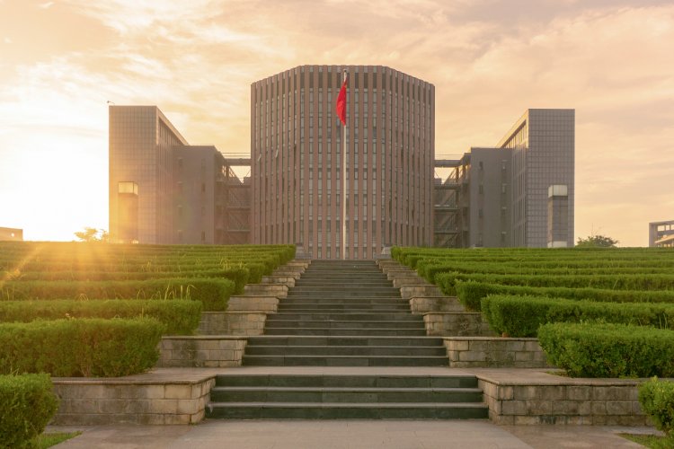 安徽大学招生办电话2023