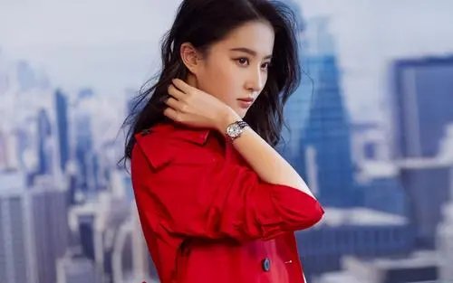 刘亦菲直言也会担心有驾驭不了的衣服,你觉得有刘亦菲驾驭不了的衣服吗?