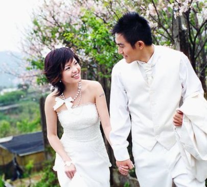 鞍山一对新婚夫妻是门对门邻居，娘家住在对门是一种怎样的体验？