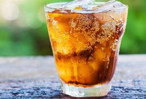 温州一女子每天喝十余瓶饮料致休克，大量饮用含糖饮料对身体有何危害？