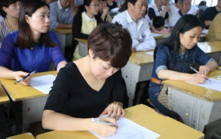 家庭报告书当中的家长的话怎么写要简单明白，差不多要