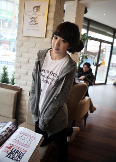 谁有以下图片左边那张恩典皮肤原图，要高清大图！急急急急急呀~~！！！！！