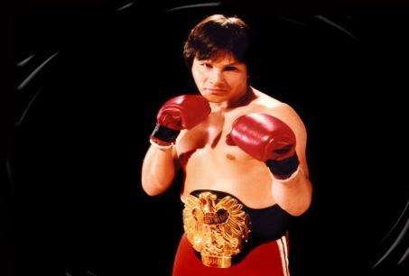 我想知道电影快餐车里最后和成龙对打的外国人叫什么