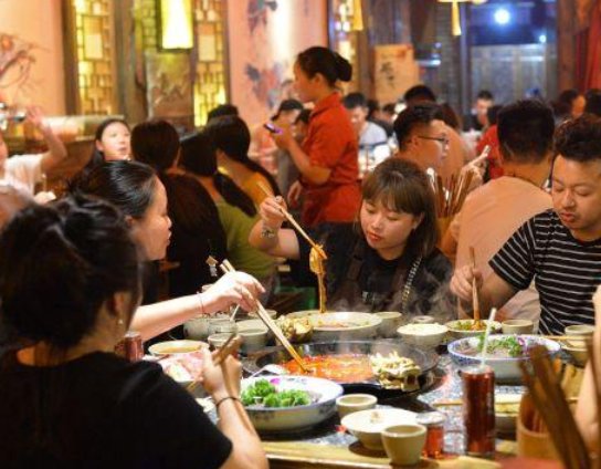 90后小伙为工作，9年不炫火锅，这种职业素养该如何培养呢？