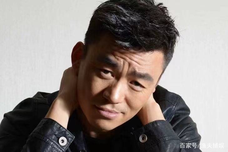 在节目中,王宝强给马蓉打电话,马蓉上气不接下气的说:我在忙呢!啥情况?