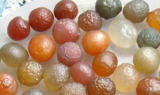 如何识别葡萄干玛瑙 识别葡萄干玛瑙的真伪