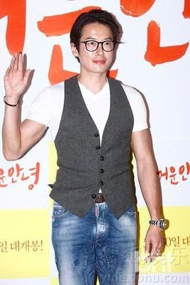 韩剧女帝男二号扮演者