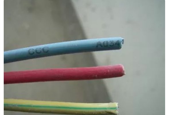 为什么家用大功率电器都使用三线插头？