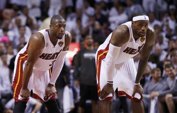 以下是对某场比赛的部分解说词。请据此判断它出自哪场比赛?