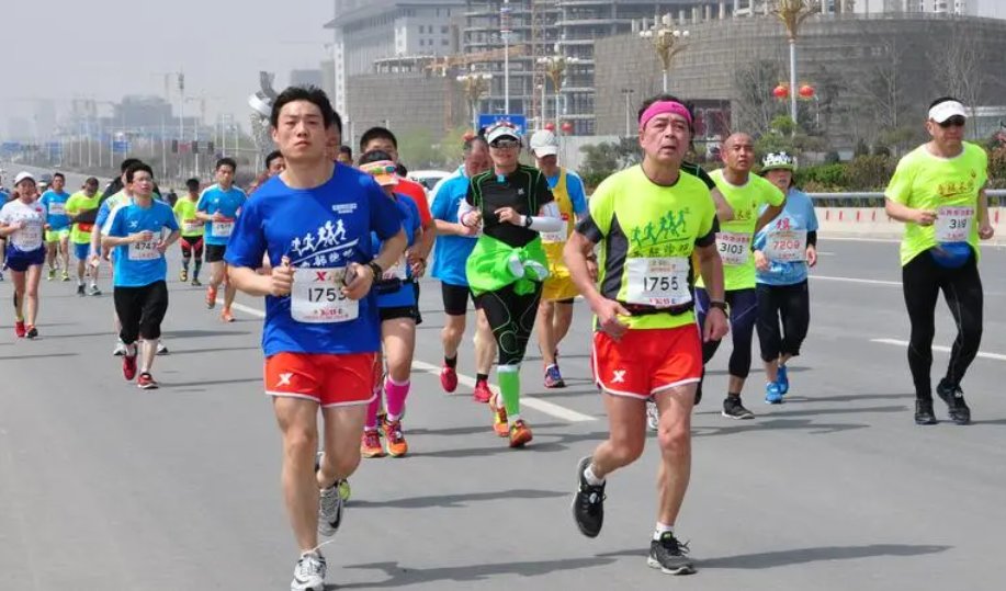 马拉松成绩配速对照表