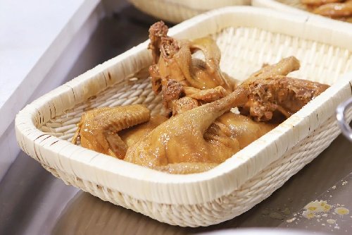 现捞是什么小吃，现捞就是卤菜吗