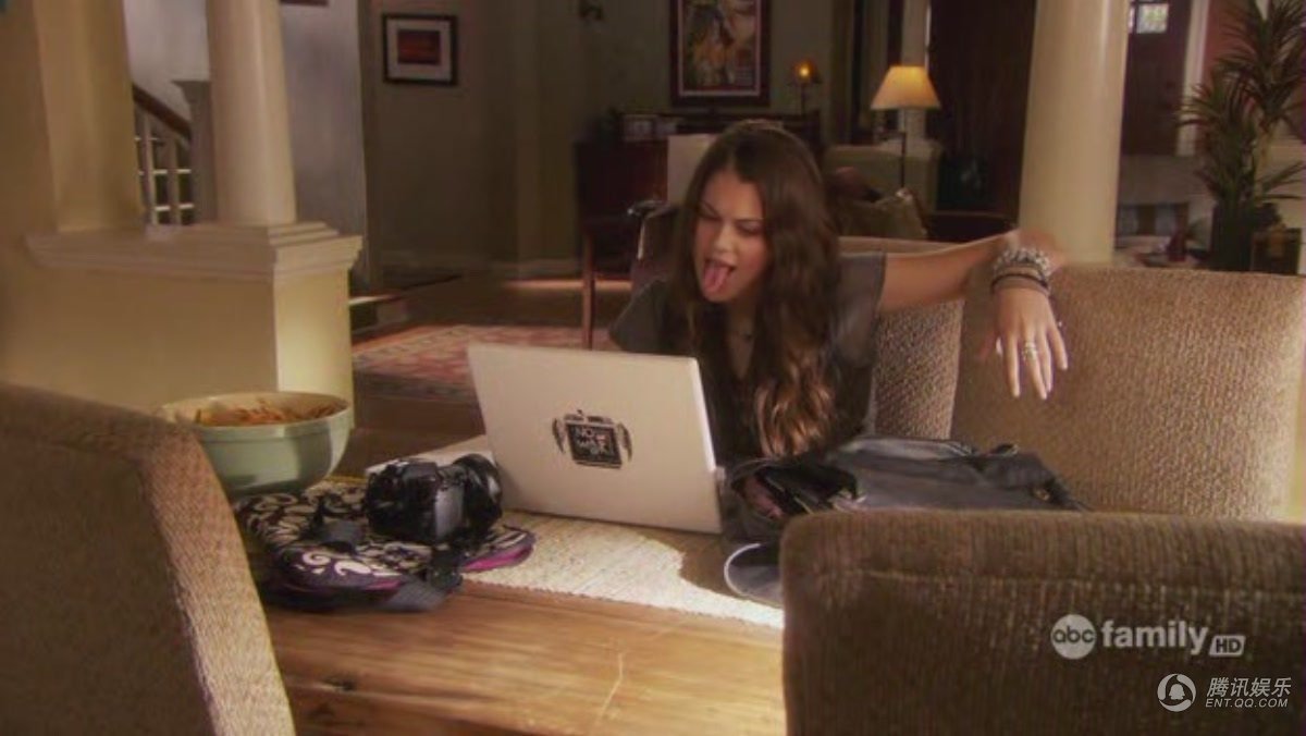 对面女孩杀过来的剧情概要