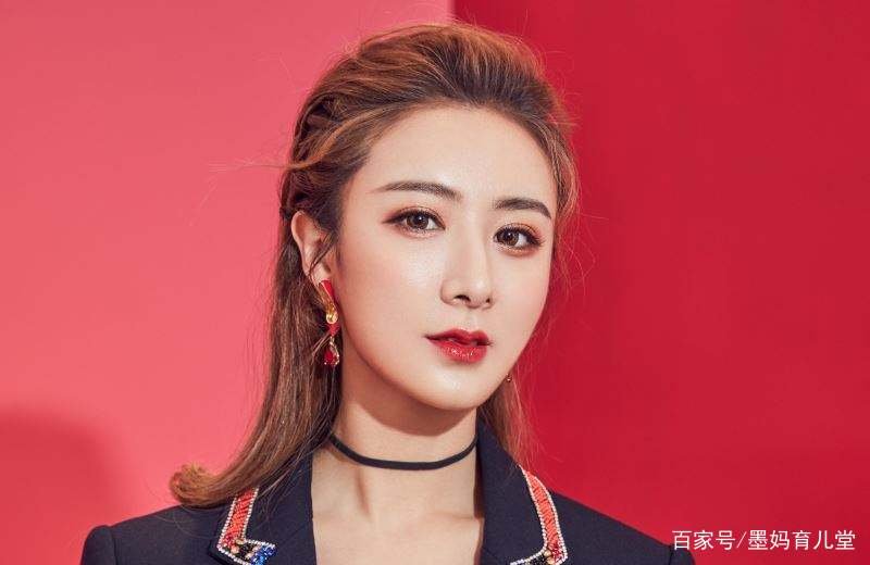 网红薇娅，摘掉假睫毛以后，颜值有什么变化吗？