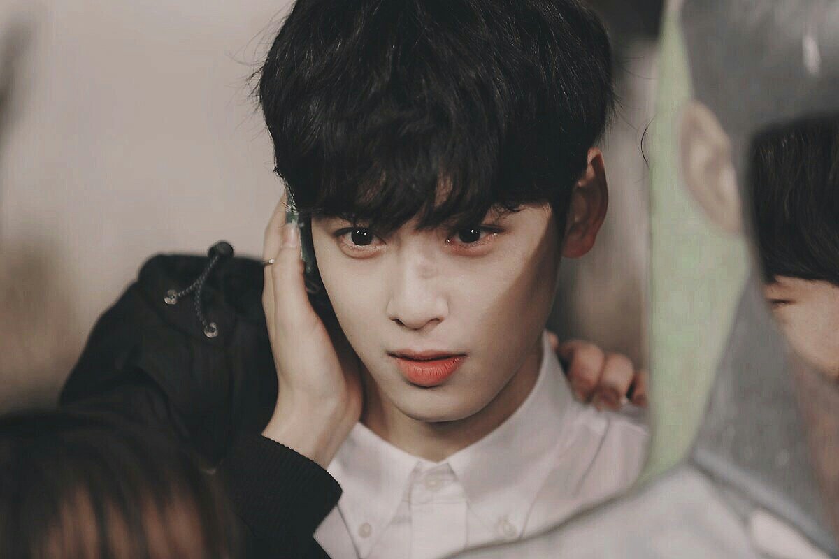 车银优长痘道歉是假的，他当时演唱会哭的真相到底是什么？