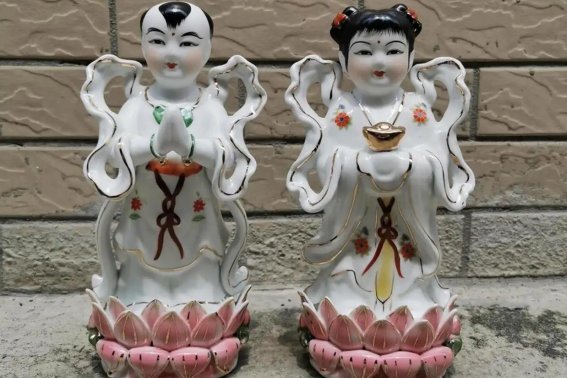 金童玉女的意思