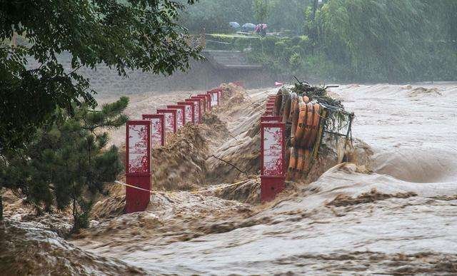 长江中下游各江段将迎洪峰，面对即将来临的洪峰该怎么做？