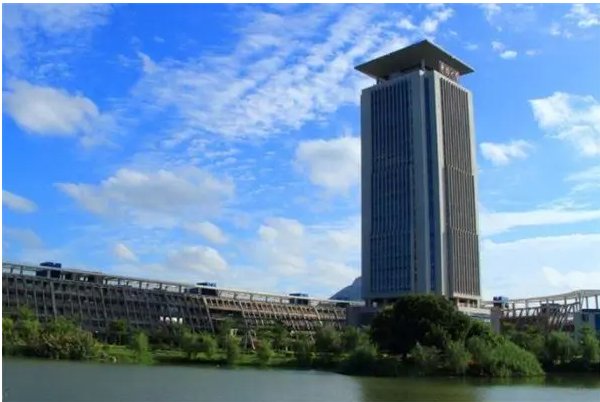 华侨大学招生办电话号码