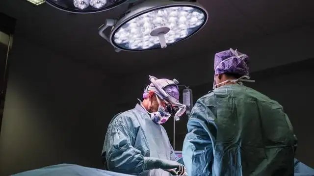 34岁男子“湘雅二院”病亡：一个月花54万！男子的死因是什么？