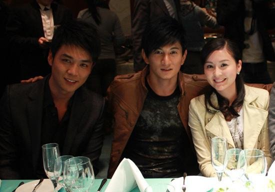 尤小刚当干爹,保剑锋称兄妹,吴奇隆是“完美丈夫”,戴娇倩为何这么多瓜?