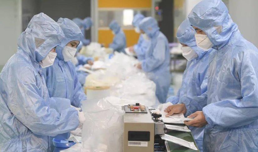 越南一家8口相继感染新冠后同日离世，当地的疫情有多严重？