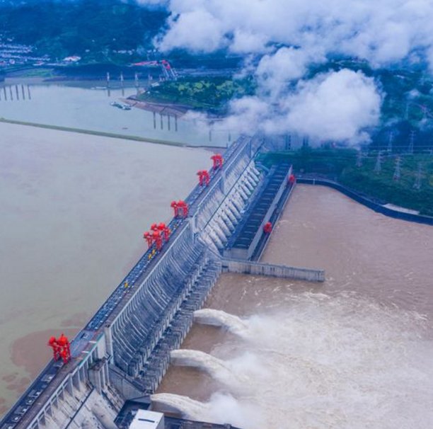 三峡水库为什么开了三个孔泄洪？