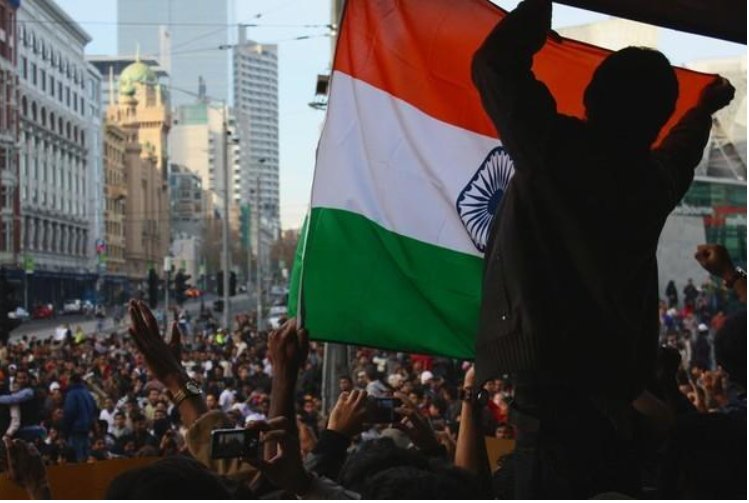 印度十万人聚集抗议政府新法案，这个法案为何会受到这么大的抵制？