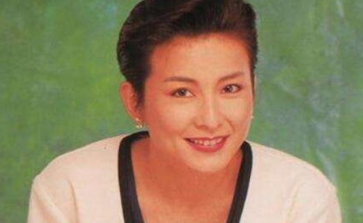 求可是女人总是越爱越深 总是为情所困 是什么歌曲中的歌词