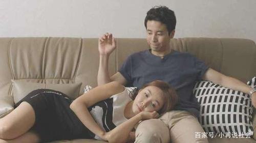 朋友老婆和我发生关系，她老公让我给10万私了，这属于敲诈吗？