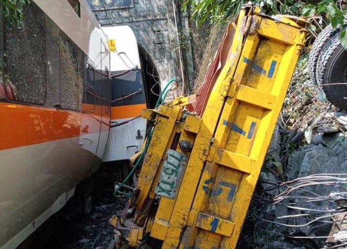 台铁脱轨列车行车记录仪已找到，对事故调查有何帮助？