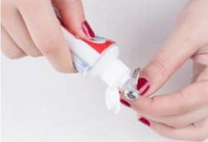 我的白金项链不亮了,用什么清洗啊