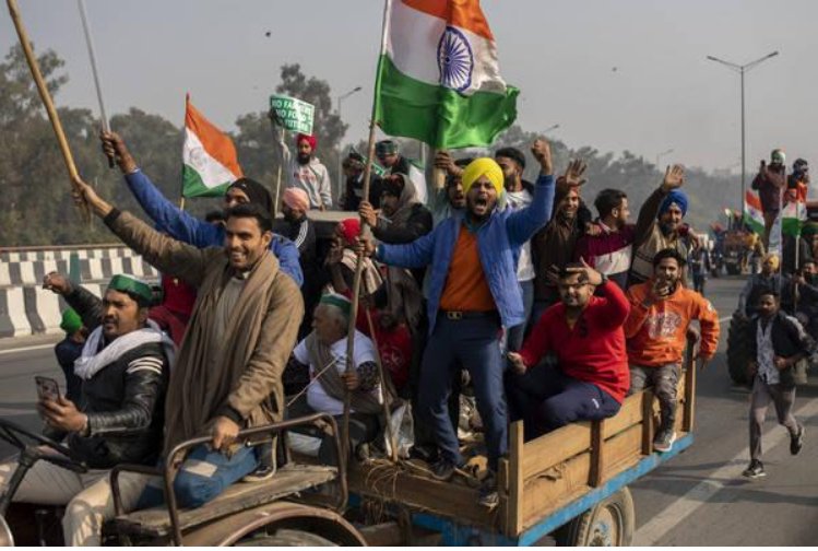 印度十万人聚集抗议政府新法案，这个法案为何会受到这么大的抵制？