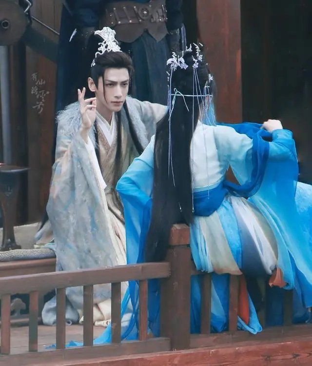 罗云熙、邓为新剧《吉星高照》路透，他们二人在片场的状态如何？