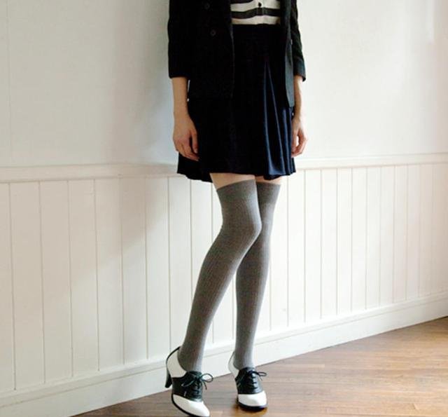 为什么有些女生喜欢穿长筒袜?
