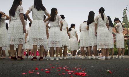 青青日常中李薇在剧中的真实身份