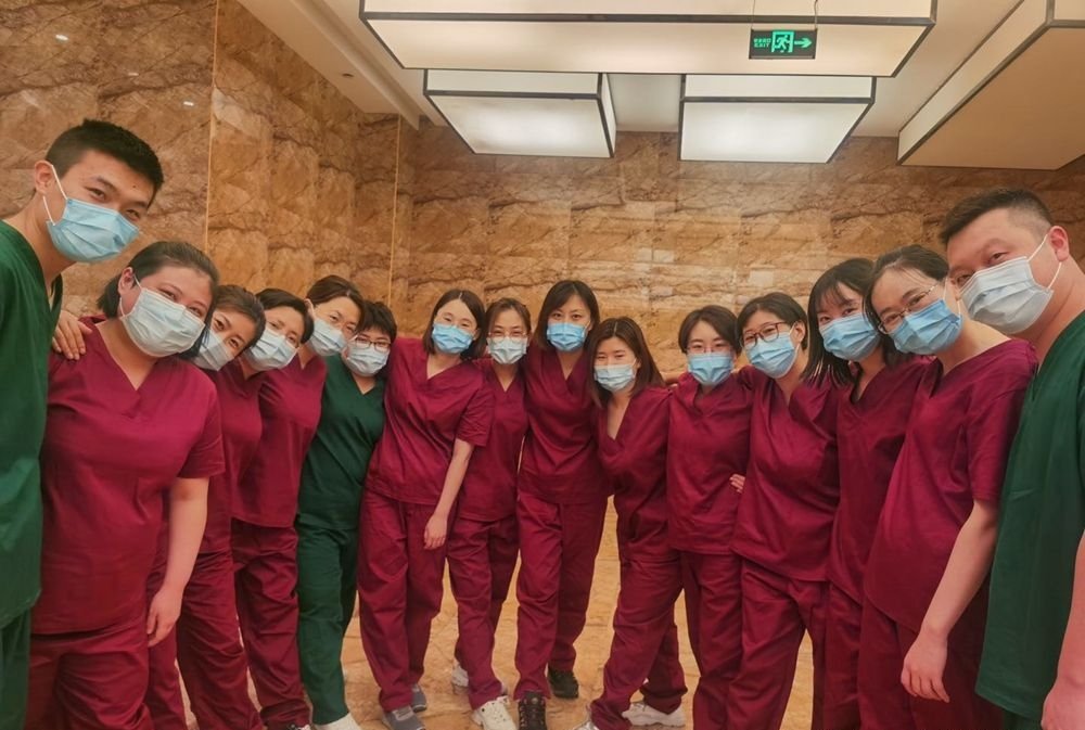 上千名医护集结驰援西安抗疫,医护人员是否值得我们敬佩?