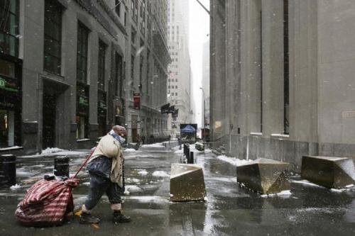 女孩逛街时多看一眼,认出走失10年亲人,你怎么看待这个善良之举?