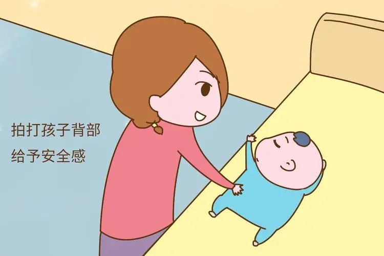 两百多斤的爸爸第一次抱六斤八两的女儿直犯难，抱宝宝如何才能自然些？