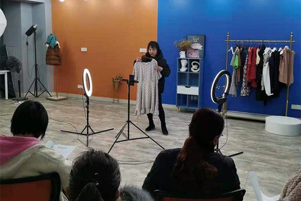 抖音曹芬是什么梗？