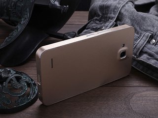 荣耀手机怎么老是弹出万事通股票信息！也不知道怎么安装的！