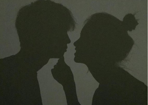 多希望小手一牵,岁岁年年和你什么意思？