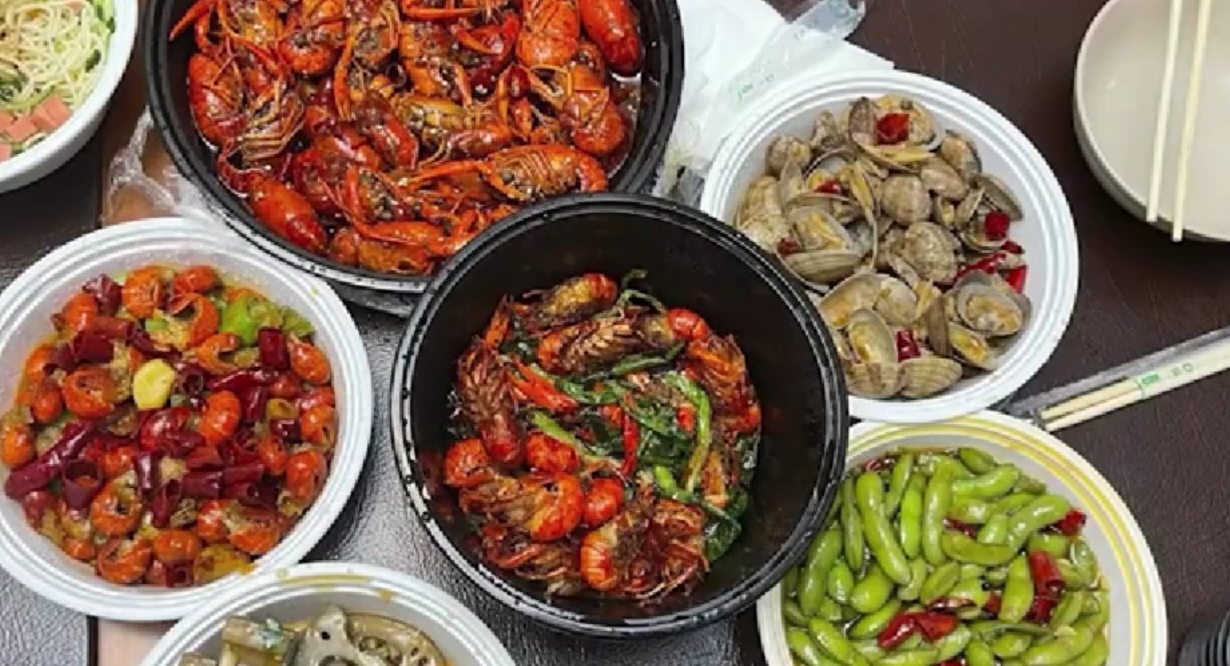 骑手回应调包六个菜，他的解释是什么？