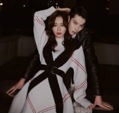 秦岚与小鲜肉晒出情侣大片，年龄相差这么多会不会有违和感？