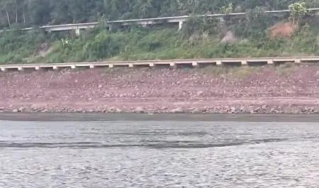 重庆两姐妹江边耍水被冲走，两公里外被营救，事件的始末有何详情？