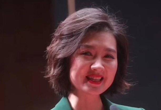 中央王静主持人简介