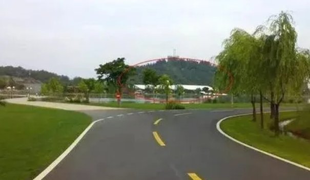 a是一座金字塔是进取仿写句子怎么写?