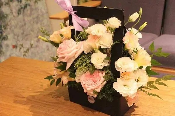 上海90后花艺师上门插花7500元4次，为何这么贵呢？