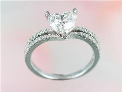 谢娜结婚钻戒什么样